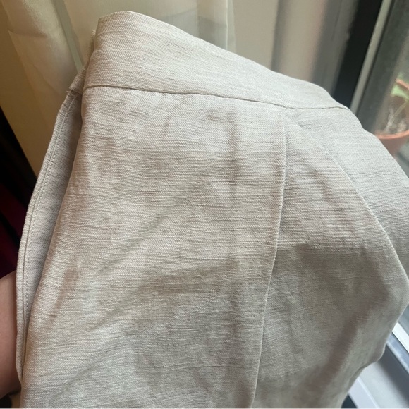 NWT Aritzia Wilfred High Rise "Fable" Linen Shorts, size 8 - Picture 3 of 10